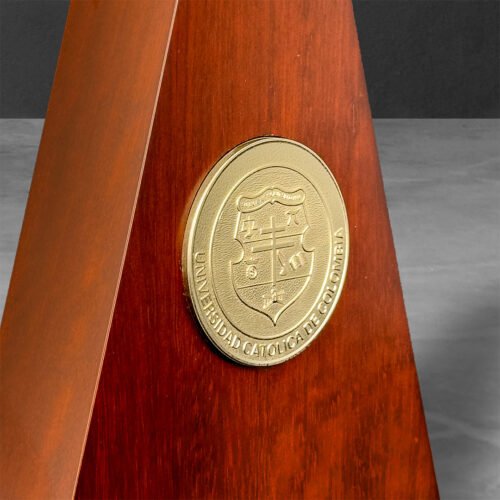 Reconocimiento tótem con medalla - Imagen 2