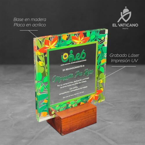 Placa de acrílico cuadrada con base de madera personalizada - Imagen 1