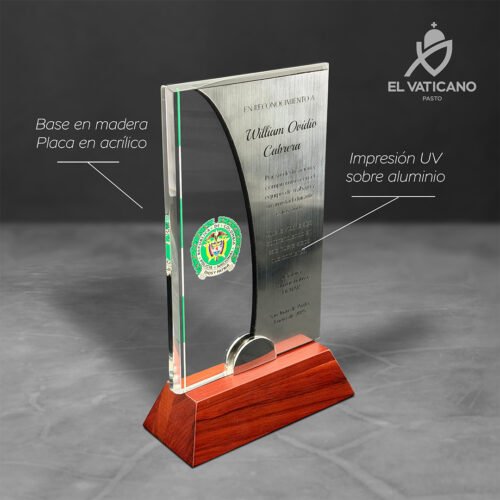 Placa de acrílico con aplique en aluminio y base de madera personalizada - Imagen 1