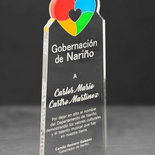 Placa de acrílico tótem con base de madera - Imagen 2